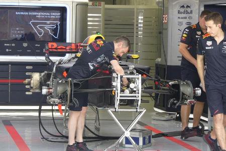 Red Bull - Formel 1 - GP Bahrain -Sakhir - Donnerstag - 13.4.2017