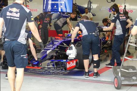 Daniil Kvyat - Toro Rosso - Formel 1 - Testfahrten - Bahrain - Mittwoch - 19.4.2017
