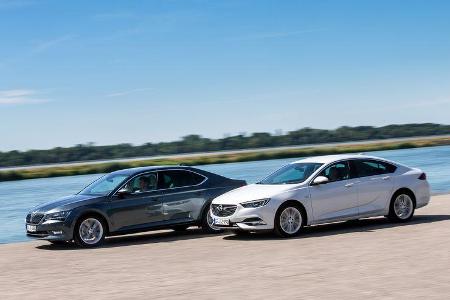 Opel Insignia Grand Sport 2.0 D Business Innovation, Skoda Superb 2.0 TDI Style, Außenansicht