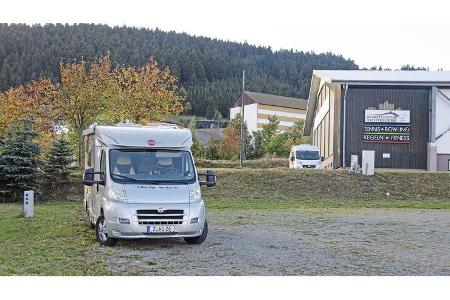 Stellplatz an der Tennishalle
