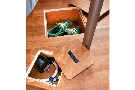 Podestboden mit Staufach und Frostwächterventil im Hymer Exsis-t