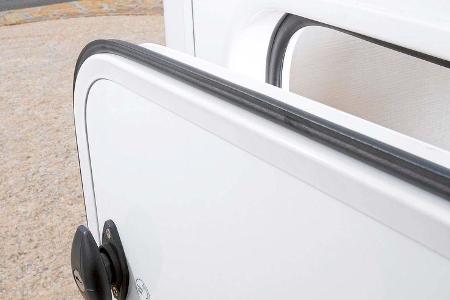 Garagentüren mit Doppeldichtungen beim Hymer Exsis-t