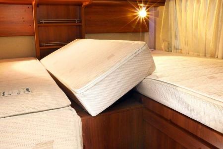 Mittleres Polsterstück ist härter als der Schaum der Matratzen beim Hymer Exsis-t