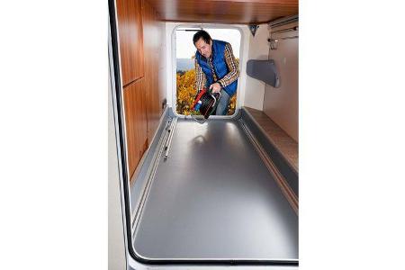 Platz für zwei Fahrräder in der Garage im Hobby Optima