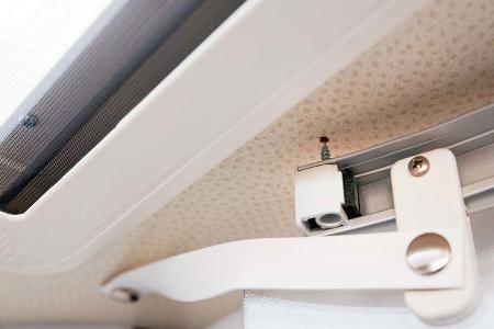 ausgerissene Schrauben in Duschtürschiene beim Hobby Optima