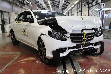 EuroNCAP Crashtest 2016 Mercedes E-Klasse