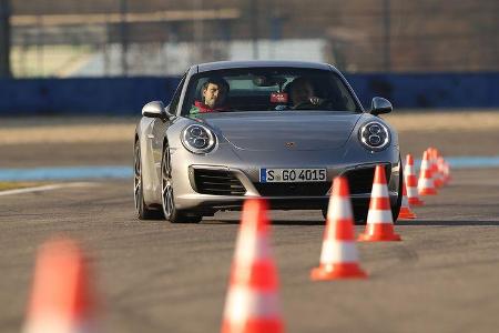 Porsche 911 Carrera S, Frontansicht, Slalom
