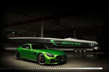 Cigarette Racing Team 50' Marauder AMG Rennboot