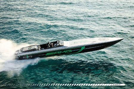 Cigarette Racing Team 50' Marauder AMG Rennboot