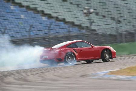 Porsche 911 Turbo S, Seitenansicht, Driften