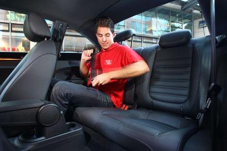 VW Beetle 2.0 TSI, Rücksitz