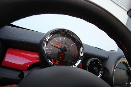 Mini Coupe Cooper Works, Rundinstrumente