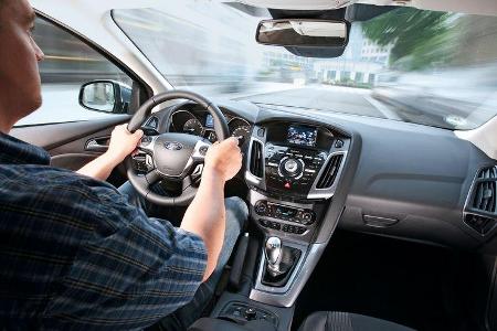 Ford Focus 1.0 Ecoboost, Cockpit, Lenkrad