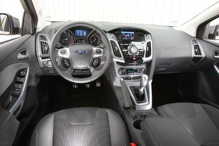 Ford Focus 1.0 Ecoboost, Cockpit, Lenkrad