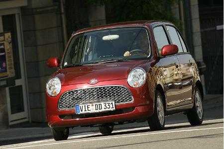 Der Daihatsu Trevis für 9.990 Euro wirkt dem Mini wie aus dem Gesicht geschnitten.