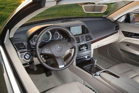 Mercedes E-Klasse E 220 CDI Cabrio Cockpit