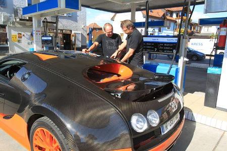 Bugatti Veyron 16.4 Super Sport, Heck, Tankstelle