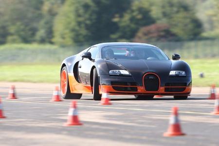 Bugatti Veyron 16.4 Super Sport, Slalom, Front