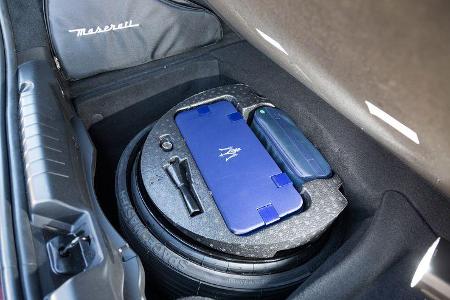 Maserati Ghibli Diesel, Ersatzrad, Werkzeug