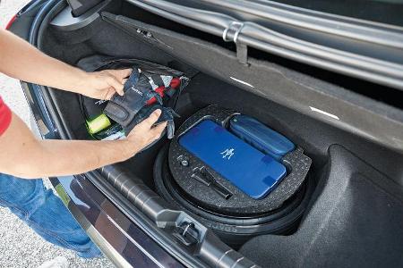 Maserati Ghibli Diesel, Werkzeug, Handschuhe