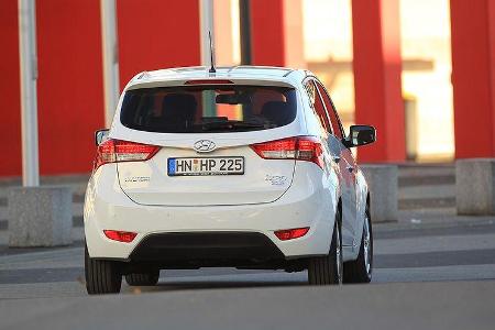 0111, ams 25/2010, Hyundai ix20 Blue 1.6 Comfort