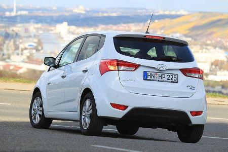 0111, ams 25/2010, Hyundai ix20 Blue 1.6 Comfort