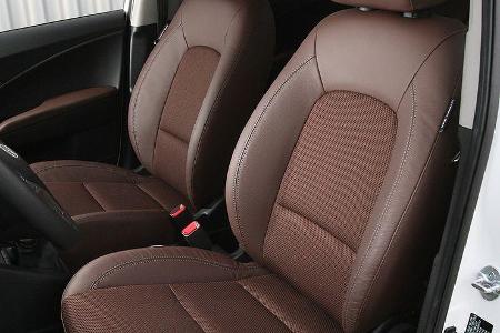 0111, ams 25/2010, Hyundai ix20 Blue 1.6 Comfort, Sitze