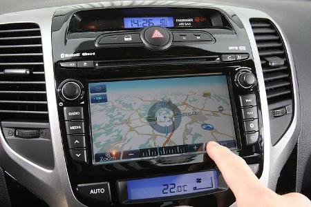 0111, ams 25/2010, Hyundai ix20 Blue 1.6 Comfort, Navigationssystem, Touchscreen