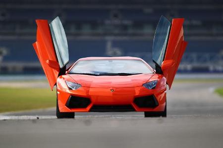 Lamborghini Aventador LP 700-4, Front Flügeltüren