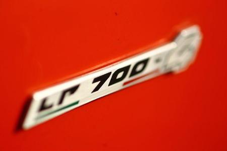 Lamborghini Aventador LP 700-4, Typenschild, Emblem