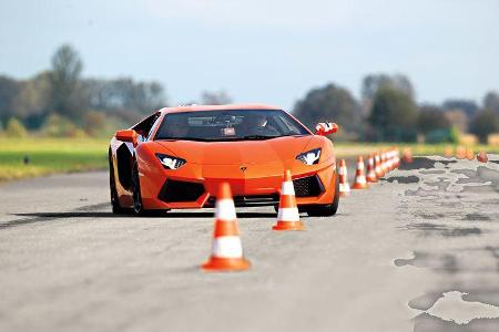 Lamborghini Aventador LP 700-4, Front, Slalom
