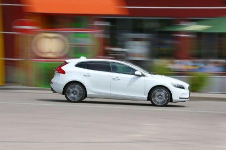 Volvo V40 D4 Summum, Seitenansicht