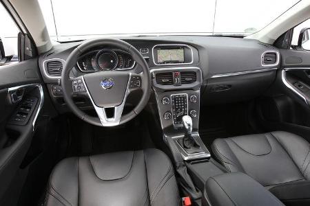Volvo V40 D4 Summum, Cockpit, Lenkrad