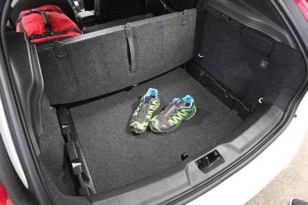 Volvo V40 D4 Summum, Ladefläche