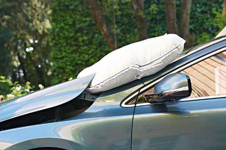 Volvo V40, Fußgänger-Airbag