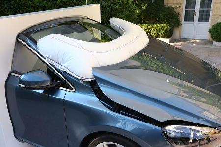 Volvo V40, Fußgänger-Airbag