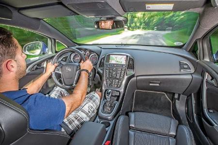 Opel Astra OPC, Cockpit