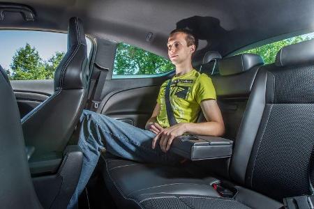 Opel Astra OPC, Rücksitz, Armlehne