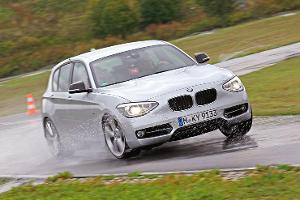 BMW 120d Sport Line, Nasshandling