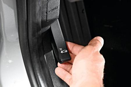 BMW 120d Sport Line, Riegel, Motorhaube