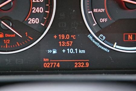 BMW 120d Sport Line, Anzeige