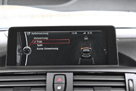 BMW 120d Sport Line, Display, Auffahrwarner