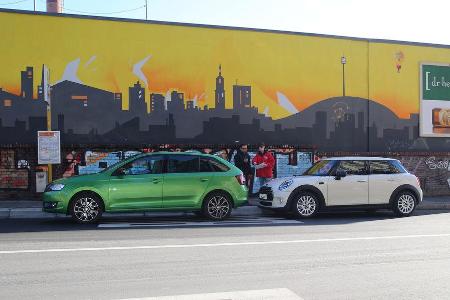 Mini One, Skoda Rapid Spaceback 1.2 TSI, Seitenansicht