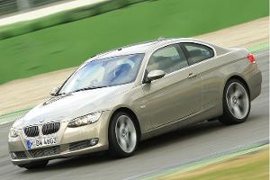 So sieht er aus, der BMW 335i Coupé mit neuem Doppelkupplungsgetriebe.