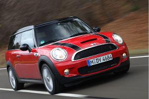 Der Top-Mini mit 211 PS zeigt sich extrovertiert und leistungsstark.