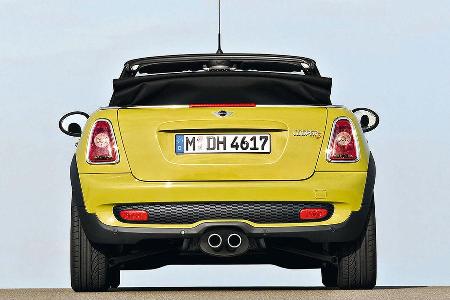 Das Heck ziert nun bei allen Modellen ein mittig platzierter Auspuff.