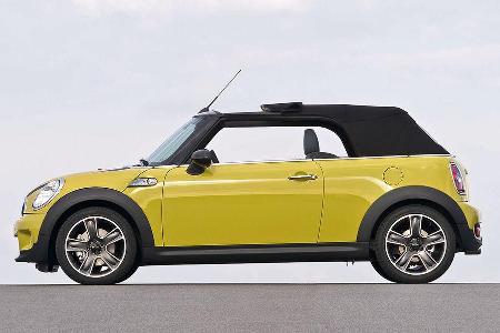 Ab März sollen die beiden Mini-Modelle zum Preis von 22.500 Euro für das Cooper Cabrio bzw. ...