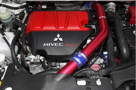 Des Weiteren wurde eine geänderten Ansaug- und Ladeluftführung gewählt.