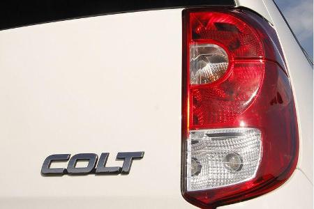 Das Heck vollendet die vanartige Formgebung.