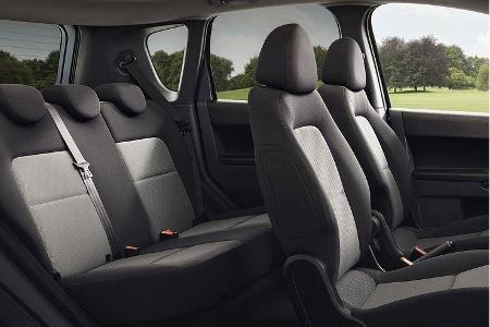 Die vorderen Sitze bieten exzellenten Seitenhalt. Zur Not können noch drei weitere Passagiere auf der Rückbank befördert wer...